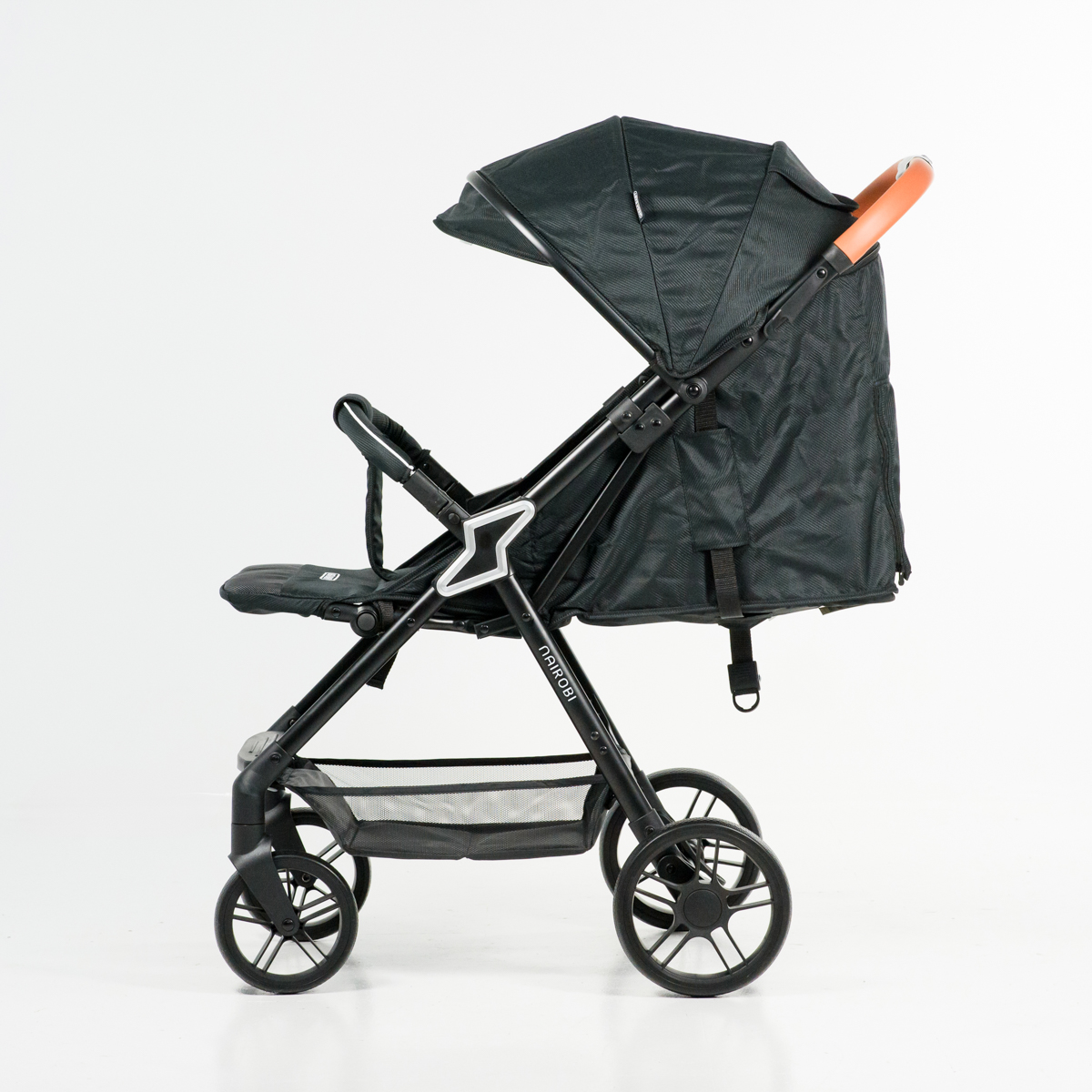 COCHE COMPACTO NAIROBI BLACK